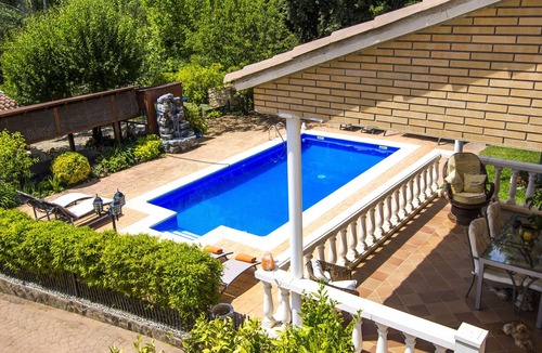 Sabadell Villa | Nature, pool, tennis, 15 minutes to Barcelona!