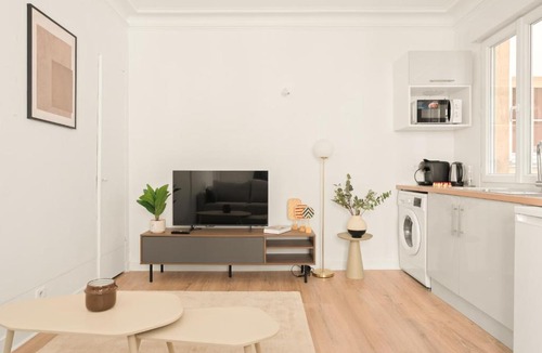 Porte-Saint-Martin Apartment | Near Le Marais, peaceful hideaway, Canal St-Martin