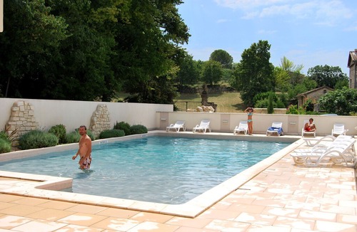 Barjac Apartment | Neat studio with dishwasher on the border of the Ardèche