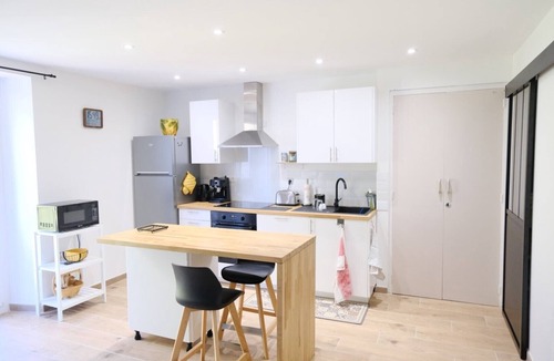 Err Apartment | New apartment, 5 beds – 8 km from the resorts