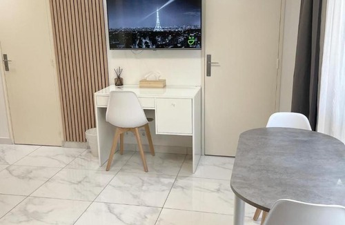 Quartier de la Maison-Blanche Apartment | New Apartment in Paris center metro 7 & 14 Maison Blanche