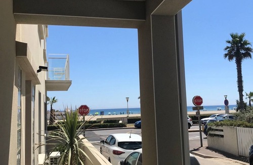 Le Grand Large Apartment | New, comfortable studio with sea view