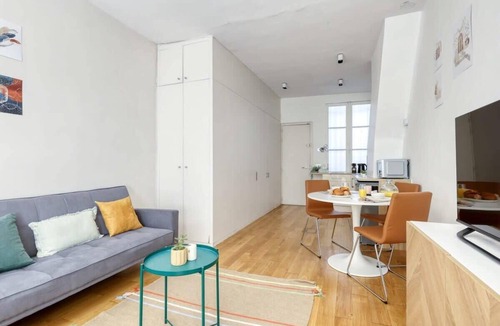 3rd Arrondissement Apartment | New, Large and Cosy Studio - Le Marais - Mid Terms