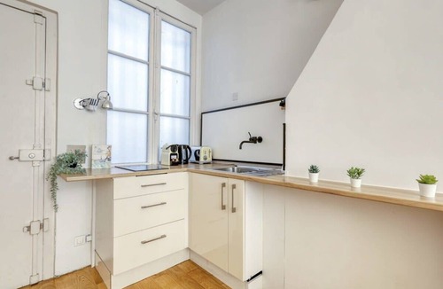 3rd Arrondissement Apartment | New, Large and Cosy Studio - Le Marais - Mid Terms