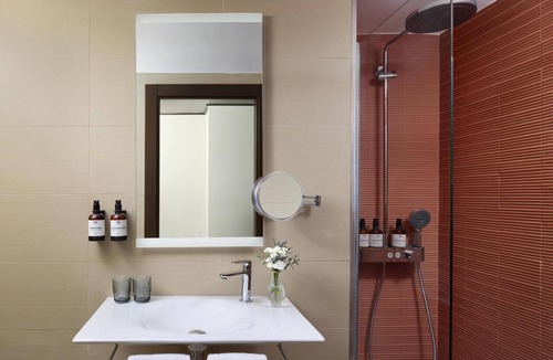 El Parc i la Llacuna del Poblenou Hotel | NH Barcelona Diagonal Poblenou