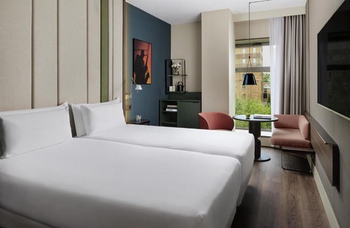 El Parc i la Llacuna del Poblenou Hotel | NH Barcelona Diagonal Poblenou