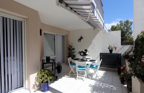 Saint-Raphael Apartment | Nice apartment by the sea with air-conditioned, swimming pool, Wifi, private Box