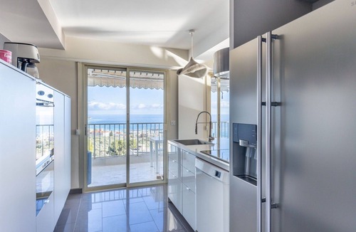 Menton Apartment | Nice apartment for 4 people with WIFI, pool, TV and terrace