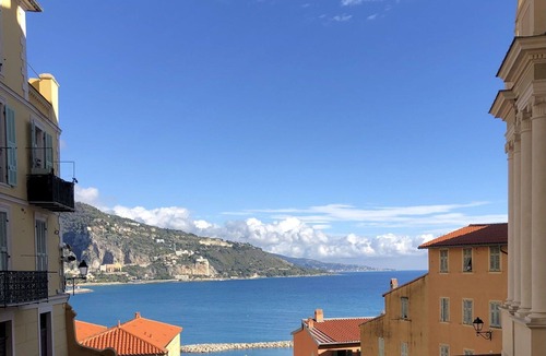 Menton Apartment | Nice apartment for 4 people with WIFI, pool, TV and terrace