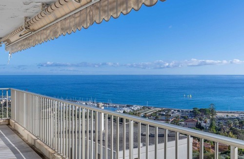 Menton Apartment | Nice apartment for 4 people with WIFI, pool, TV and terrace