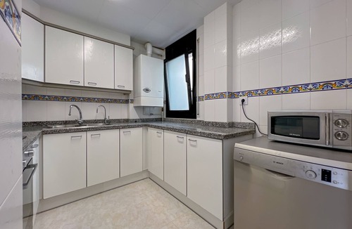 Calella Apartment | Nice apartment in Calella for 6 people, just 100 m from the beach. Free wifi