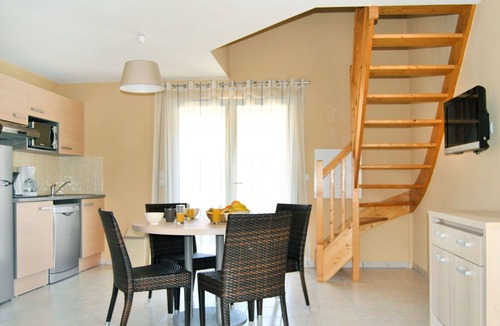 Torreilles House | Nice apartment in villa for 6 guests with pool, A/C, WIFI, TV, patio and pets allowed