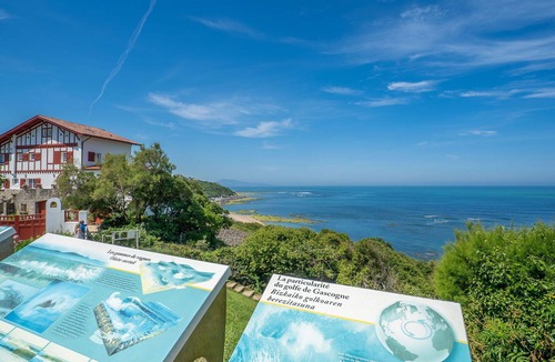 Bidart House | Nice apartment in villa for 6 people with pool, WIFI, TV and terrace