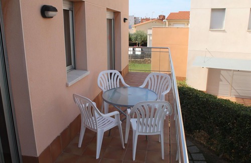 Creixell Apartment | Nice apartment with private terrace