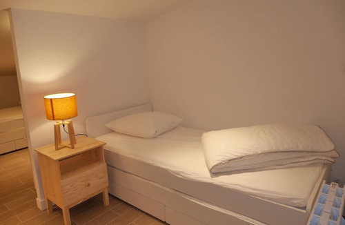 Mont-de-Lans Apartment | Nice modern apartment, center, ski start 150m away, 12 people