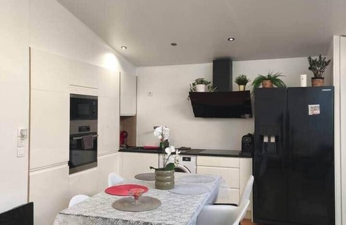 La Varenne Saint-Hilaire Apartment | Nice one-bedroom apartment in Saint-Maur-des-Fossés