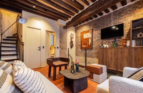 Quartier Sainte-Avoye Apartment | NoChichi Collections - Beaubourg
