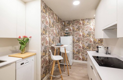 L'Hospitalet de Llobregat Apartment | Nordic style apartment near Plaza España