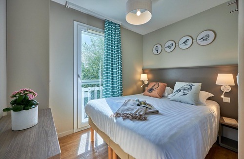 Courseulles-sur-Mer Apartment | Normandy Coastal Apartment for 5