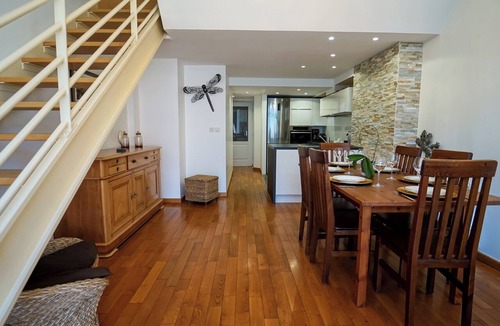 Duingt Apartment | O bord de l'O - Duplex apartment on the water in Duingt