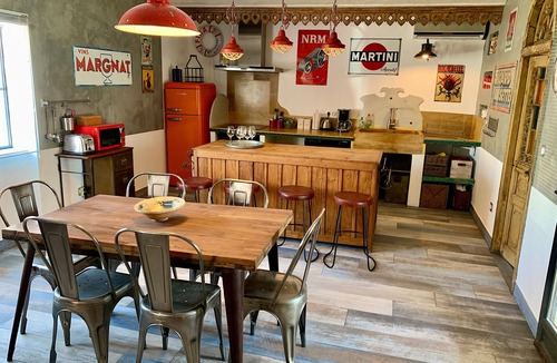 Brujas House | Old air-conditioned barn in a typical Ardéchois hamlet, private swimming pool.⭐️⭐️⭐️
