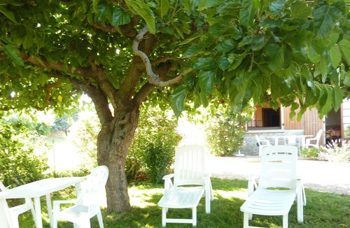 Saint-Etienne-de-Fontbellon Apartment | On the ground floor of the owner's house apartment. pleasant