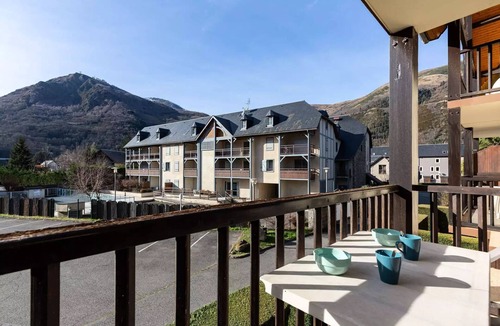 Saint-Lary-Soulan Apartment | One-bedroom apartment with a terrace and a view – Le Village des Thermes Residence