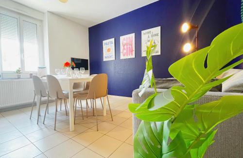 Oullins Apartment | Othello - Appartement 6 personnes - Check in h24 & Wifi