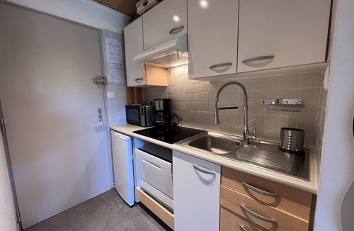 La Clusaz Apartment | OURS BLANC 9 – Studio with a beautiful mountain view, close to the aquatic area.