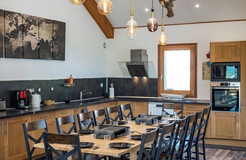 Saint-Jean-de-Maurienne Apartment | Panorama Majestueux | Large Space & Mountain View