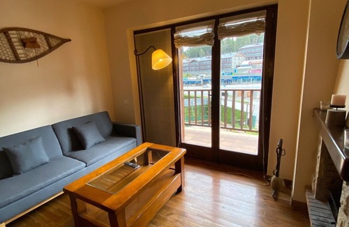 Alp Apartment | Panoramic Luxury Apart + Views, Pista Llarga Residence.