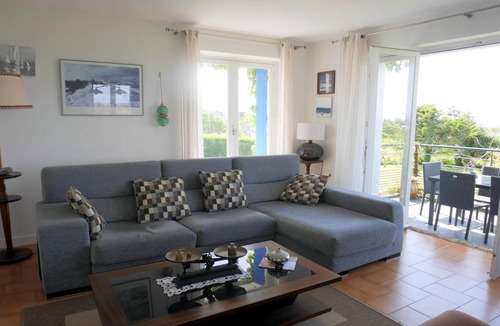 Lampaul-Plouarzel House | Panoramic Sea View Retreat in Brittany