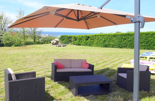 Lampaul-Plouarzel House | Panoramic Sea View Retreat in Brittany
