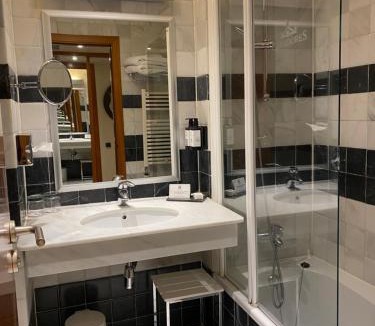 Seu de Urgell Hotel | Parador De La Seu D'urgell