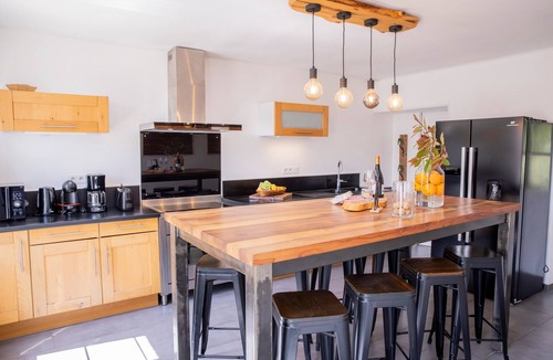 Neuvy House | Parenthèse Sologne – Spacious Longère for 14 with Private Terrace, Garden & Wi-Fi in Neuvy