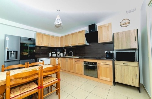 Millas Villa | PARENTHESE ENSOLEILLÉE Villa for 10 to 12 people with swimming pool, large garden