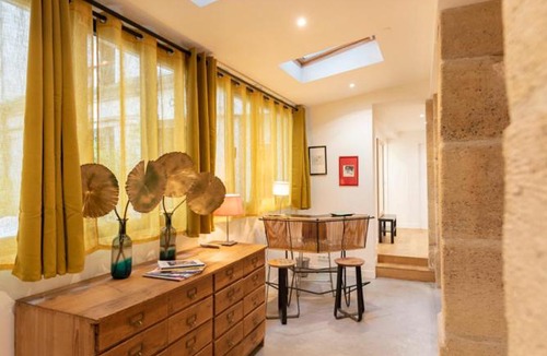 Quartier de la Folie-Mericourt Apartment | Paridily Circus