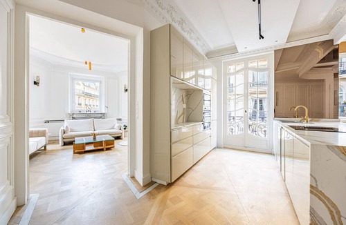 Quartier de Rochechouart Apartment | Paris 9eme - Métro Cadet - 4 chambres