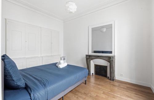 Vivienne Apartment | Paris Charm 2BR Apartment in the Grands Boulevards