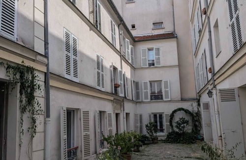 Montmartre Apartment | Parisian Hideaway - Heart of Montmartre, Abbesses