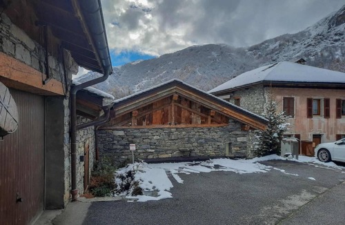 Saint-Marcel Apartment | Parking, tv, ski locker, 60m², Saint Martin de Belleville