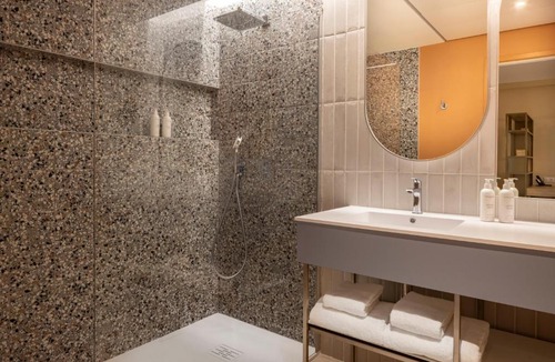 Genas Hotel | Parkest Hôtel & Spa