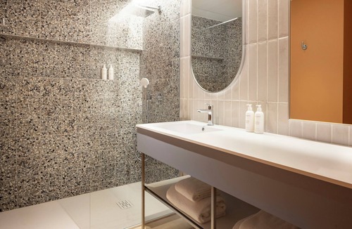 Genas Hotel | Parkest Hôtel & Spa