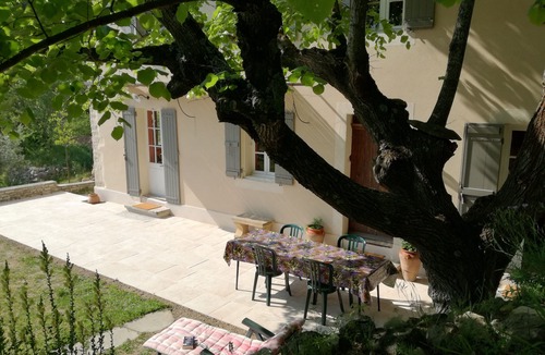 Fontaine-de-Vaucluse House | Peaceful family home