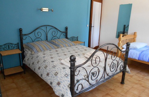 Bize-Minervois Cottage | Peaceful rural location surrounded by vines and olives - Artists haven.