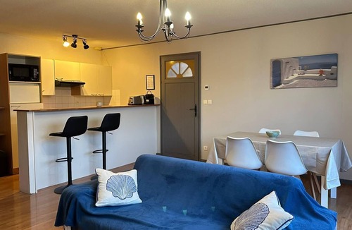 Le Teich Apartment | Peaceful Verdant Haven in Le Teic