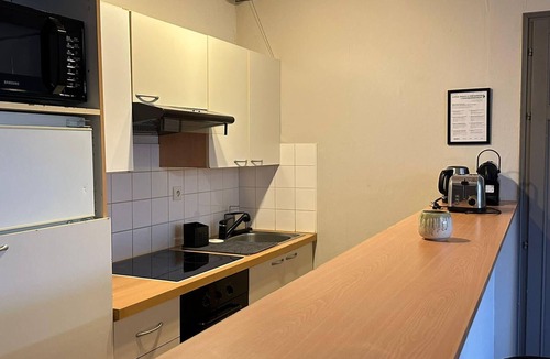 Le Teich Apartment | Peaceful Verdant Haven in Le Teic