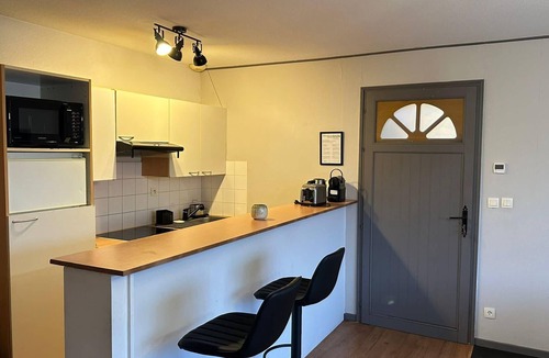 Le Teich Apartment | Peaceful Verdant Haven in Le Teic