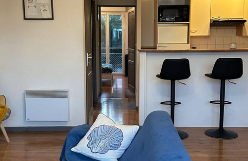 Le Teich Apartment | Peaceful Verdant Haven in Le Teic