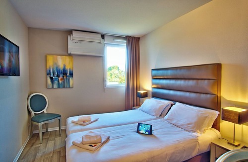 Lahonce Hotel | Pet-Allowed | Relaxing Bayonne Suite | 5.1 Miles to Quais de la Nive Cafés